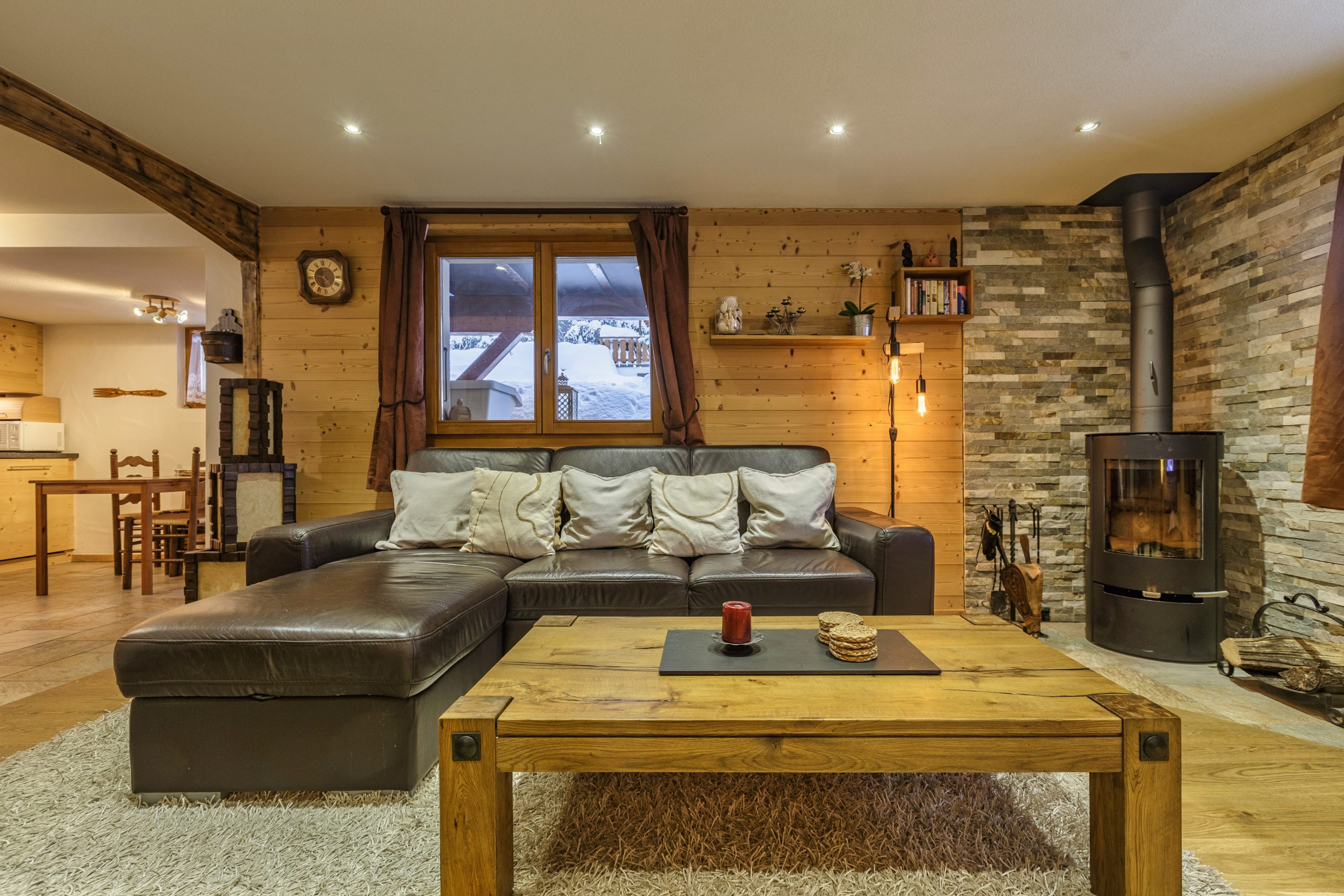 Professional chalet cleaning with a clean and well-maintained interior